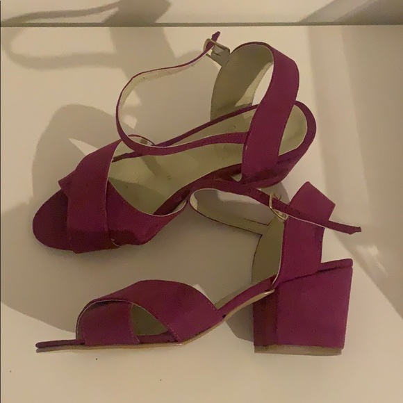 Suede heels - Picture 2 of 3